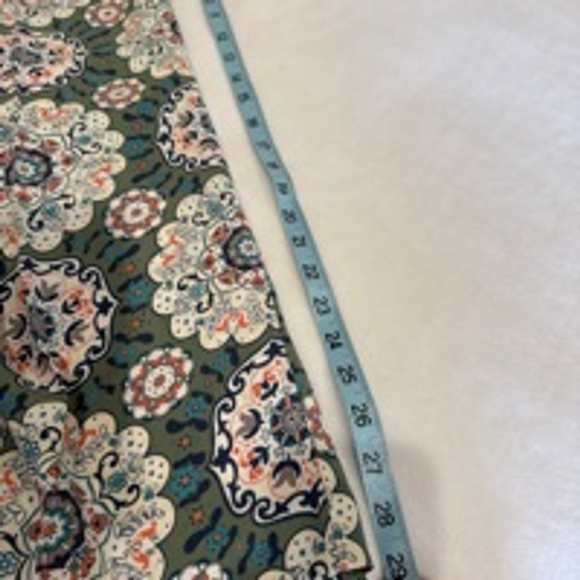 Ann Taylor Loft L green floral print drawstring waist side pockets. EUC - Picture 7 of 7